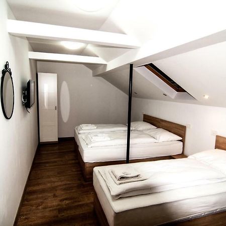 Sobe Zimmer Frei Pozega Luaran gambar