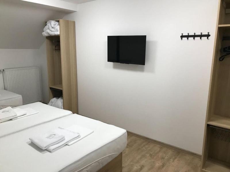 Sobe Zimmer Frei Pozega Luaran gambar