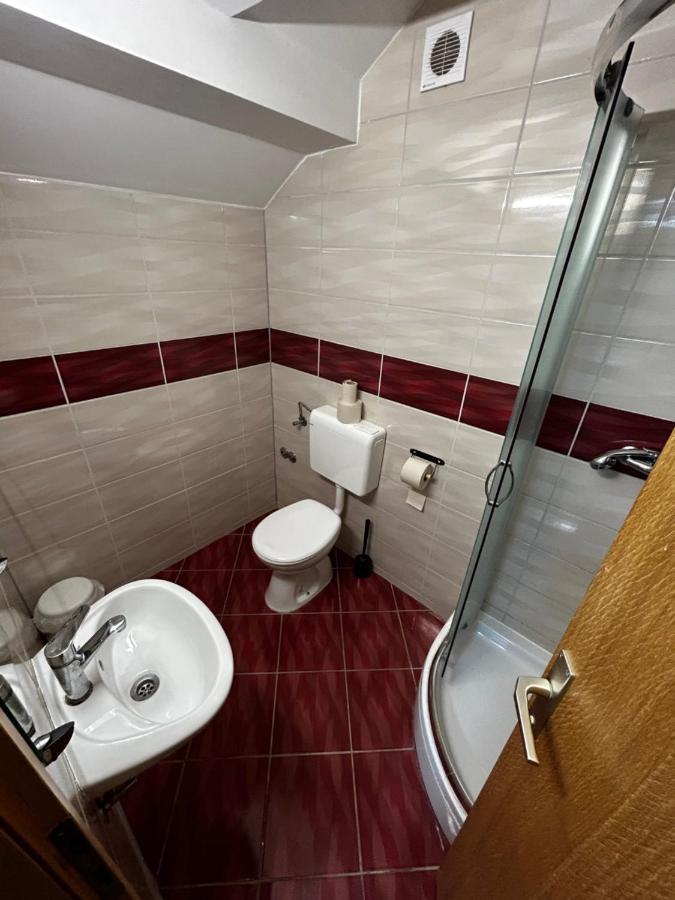 Sobe Zimmer Frei Pozega Luaran gambar