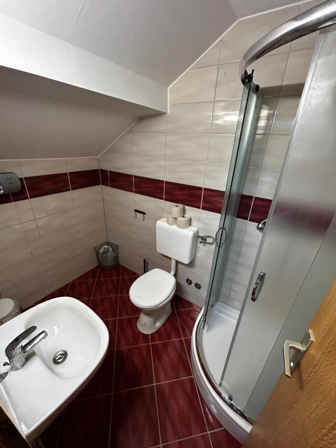 Sobe Zimmer Frei Pozega Luaran gambar