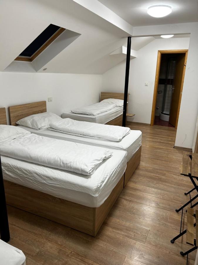 Sobe Zimmer Frei Pozega Luaran gambar
