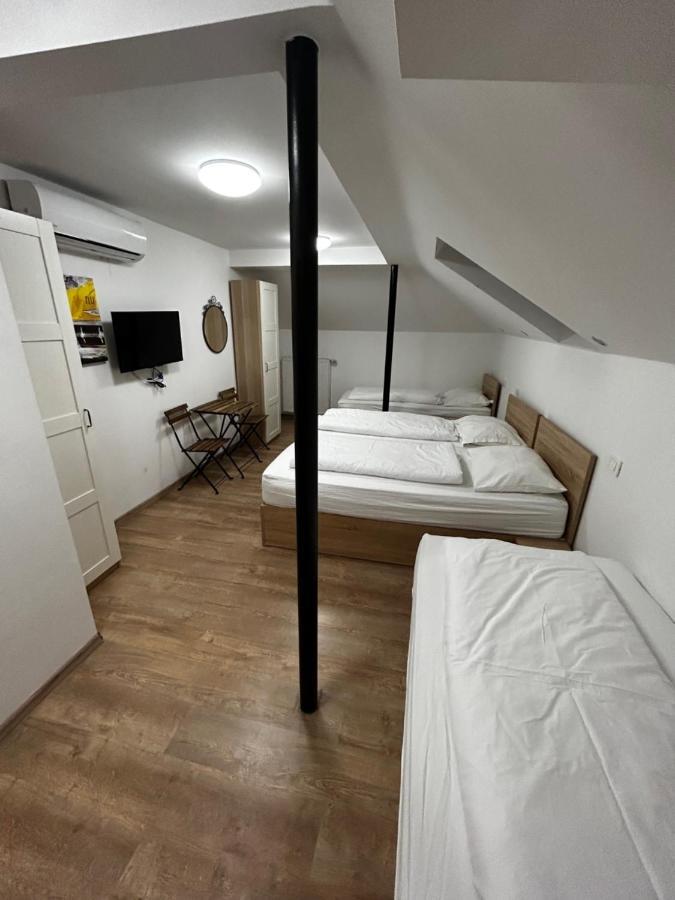 Sobe Zimmer Frei Pozega Luaran gambar