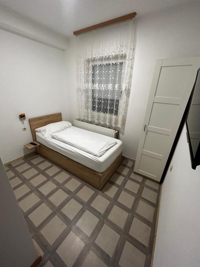 Sobe Zimmer Frei Pozega Luaran gambar