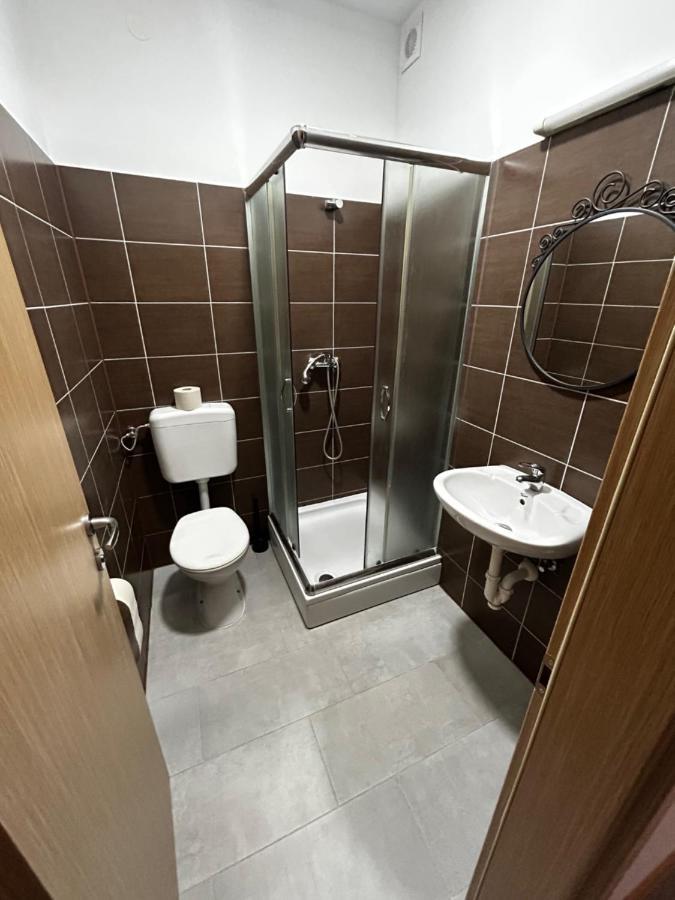 Sobe Zimmer Frei Pozega Luaran gambar