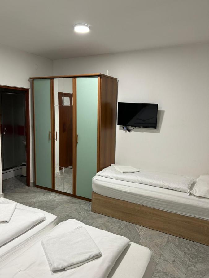 Sobe Zimmer Frei Pozega Luaran gambar