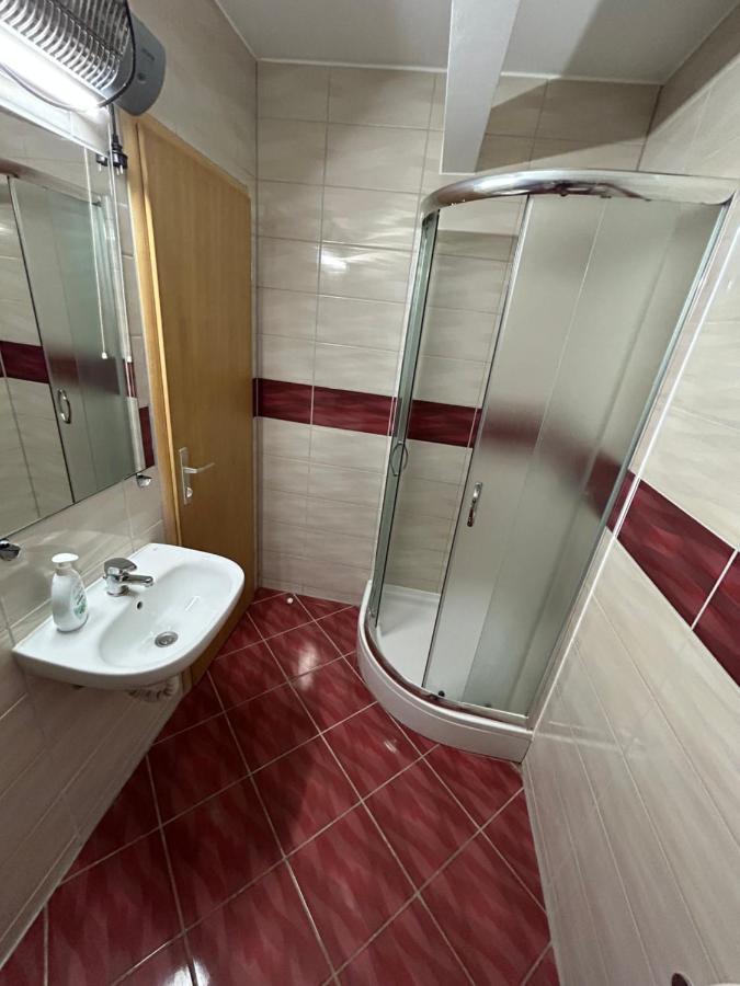 Sobe Zimmer Frei Pozega Luaran gambar