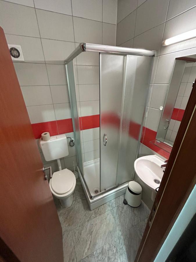 Sobe Zimmer Frei Pozega Luaran gambar