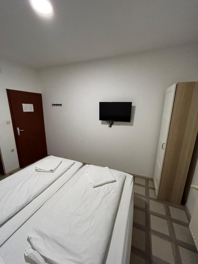Sobe Zimmer Frei Pozega Luaran gambar