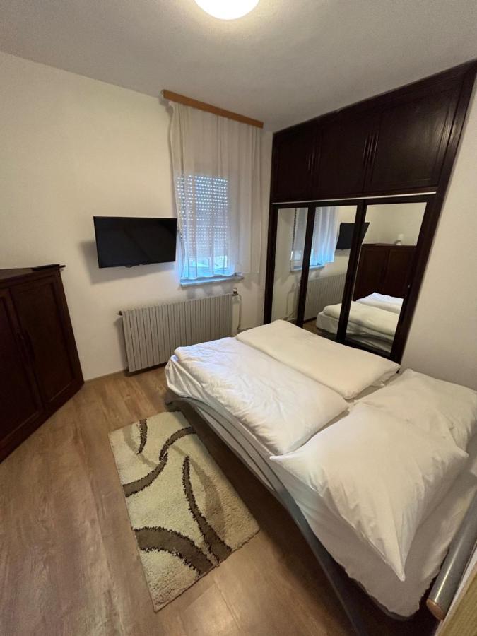 Sobe Zimmer Frei Pozega Luaran gambar