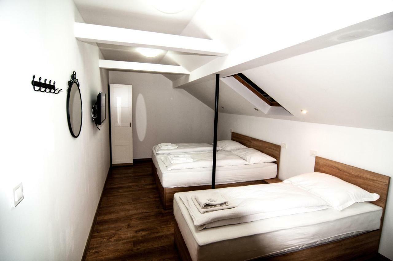 Sobe Zimmer Frei Pozega Luaran gambar