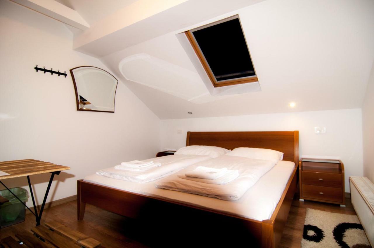 Sobe Zimmer Frei Pozega Luaran gambar